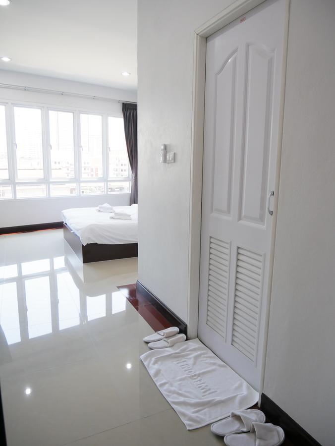 Room58 Банкок Екстериор снимка